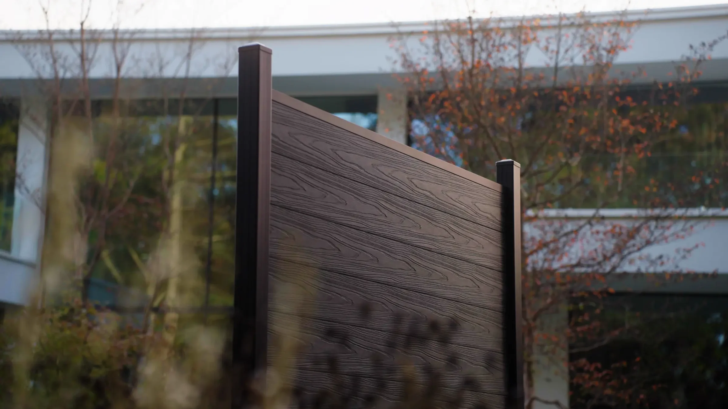 Premium Composiet schutting Houtnerf Nordic Black