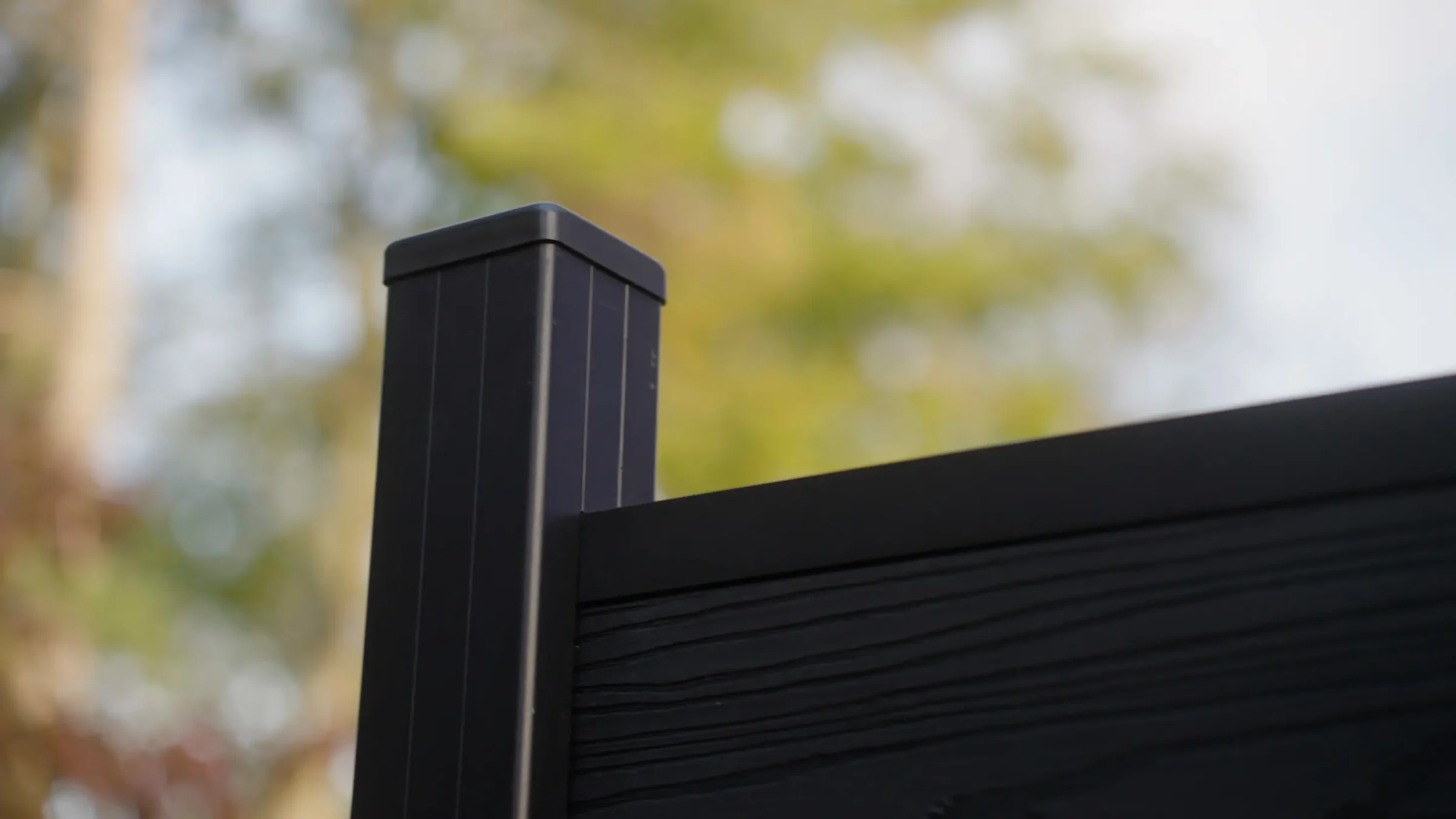 Premium Composiet schutting Houtnerf Nordic Black 2