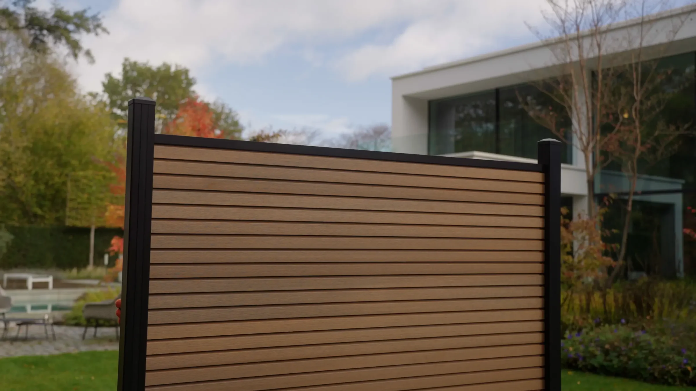 Teak - Rhombus - Slide